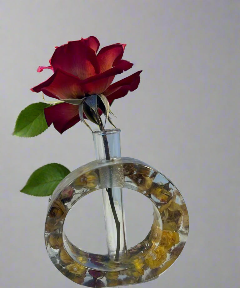 The Rose Loop Vase